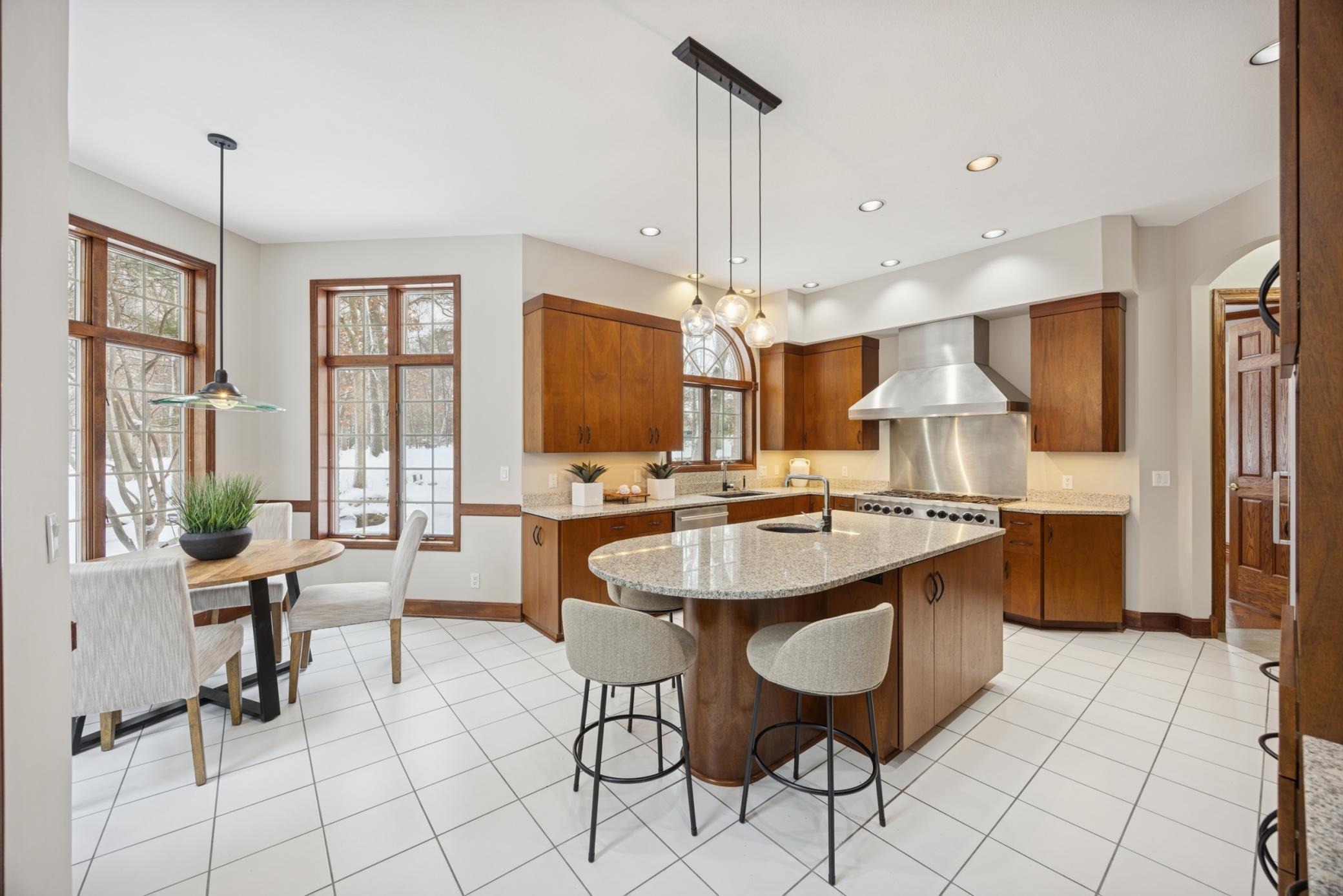 9755 Primrose Avenue N