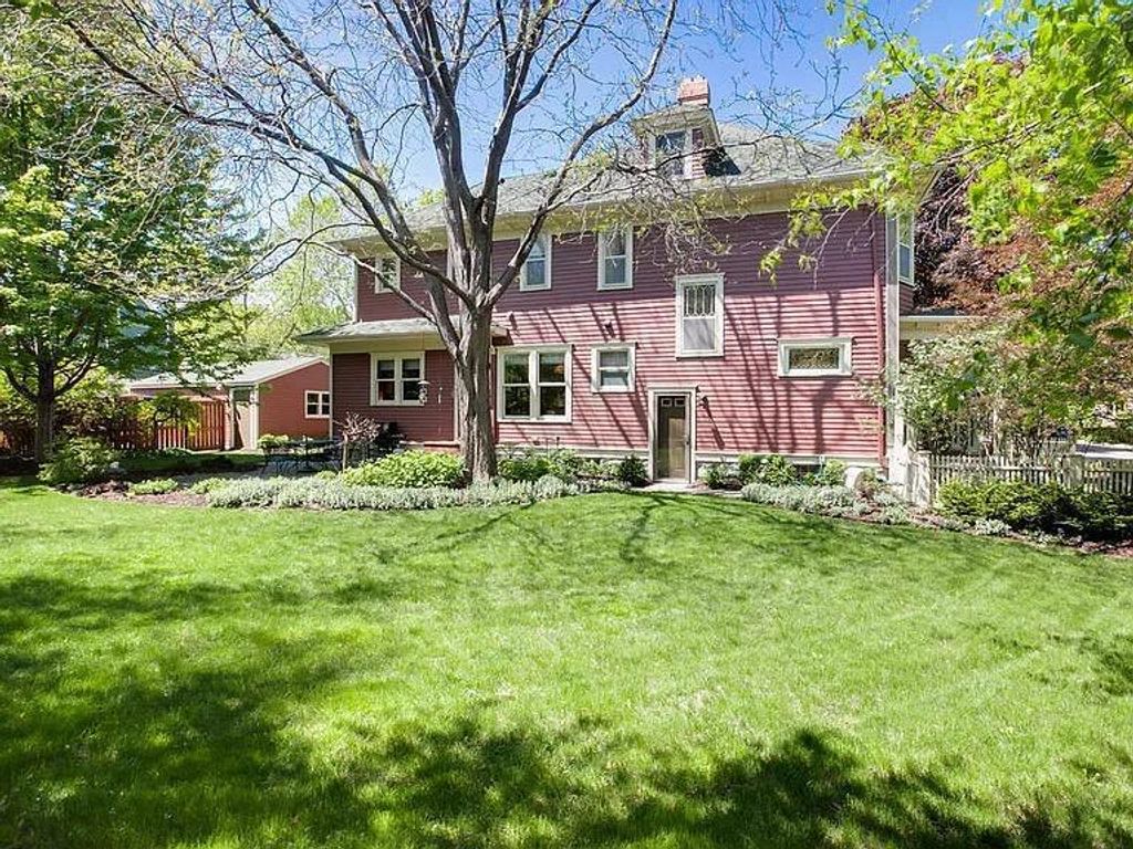 Photo of 770 Ashland Avenue, Saint Paul, MN 55104 (MLS # 7024446)