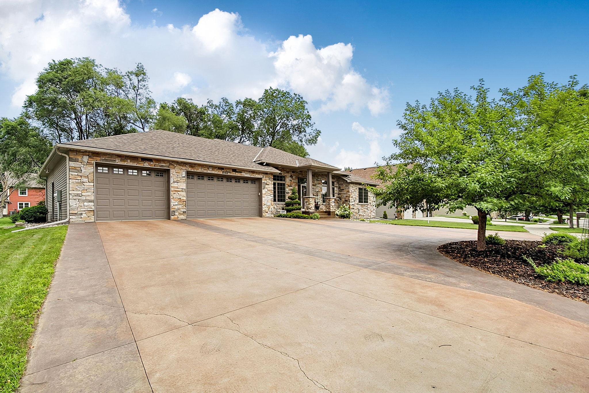2011 Temminck Road