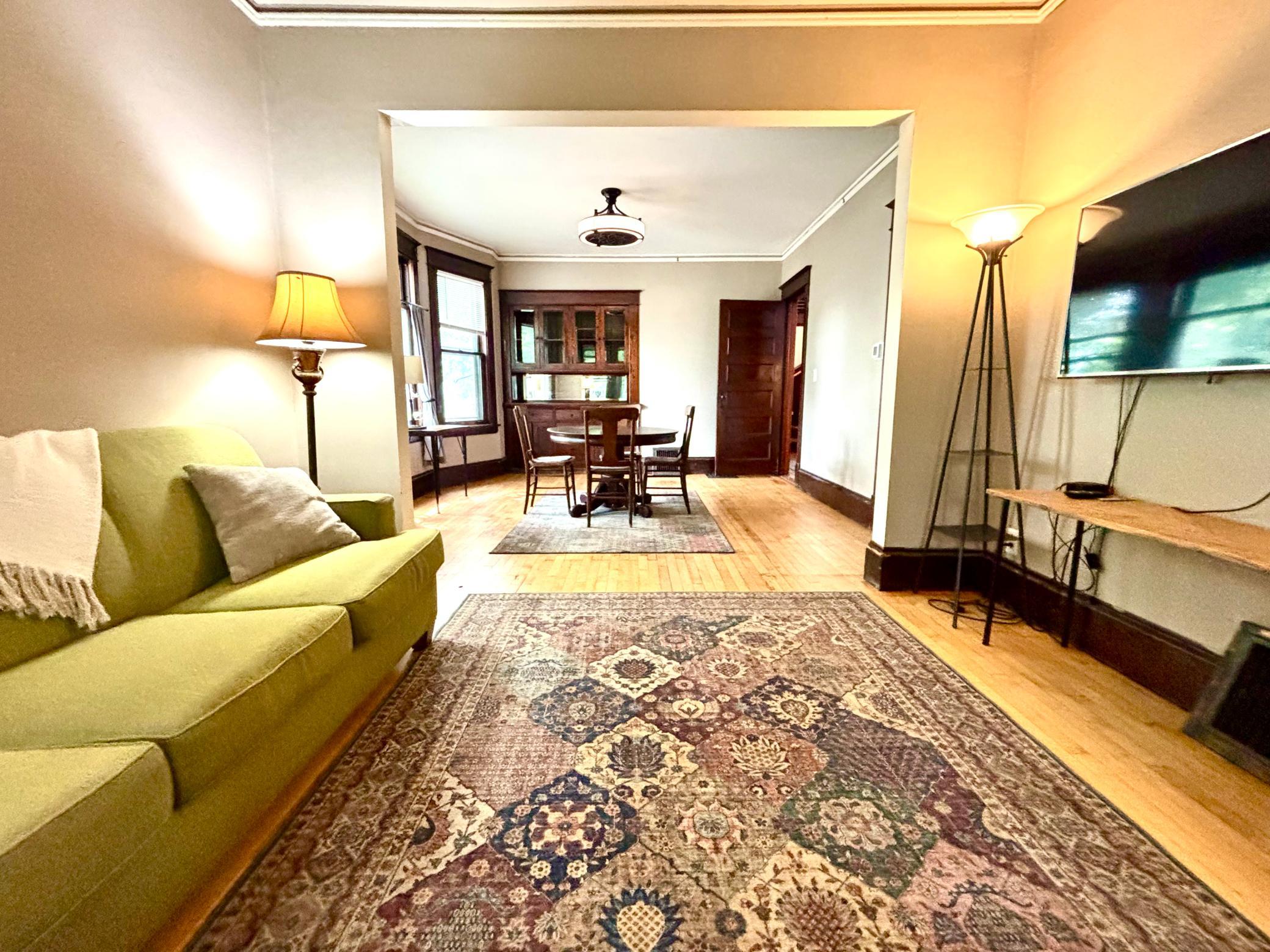 998 Margaret Street - Photo 2