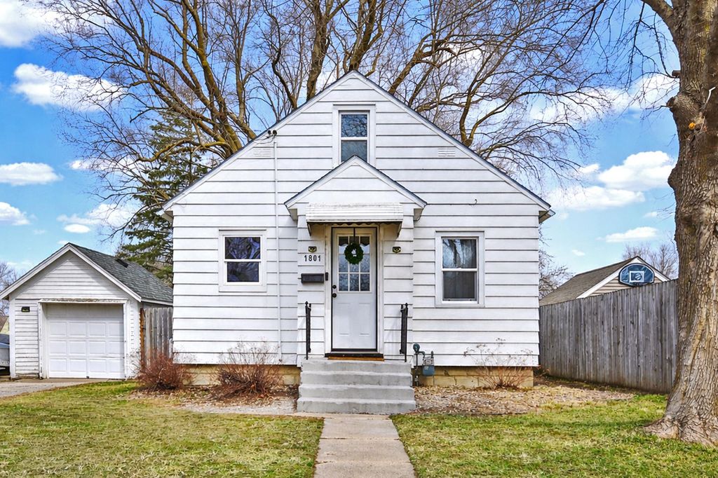 Photo of 1801 E Oakland Avenue, Austin, MN 55912 (MLS # 7042619)