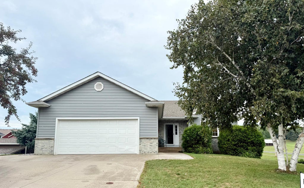 Photo of 810 7th Avenue SW, Pine Island, MN 55963 (MLS # 7140837)