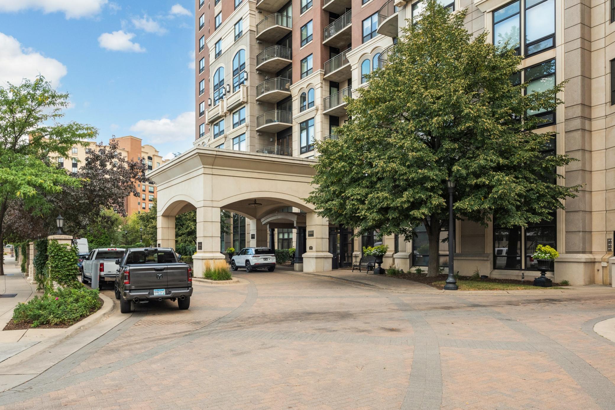 500 E Grant Street 1110