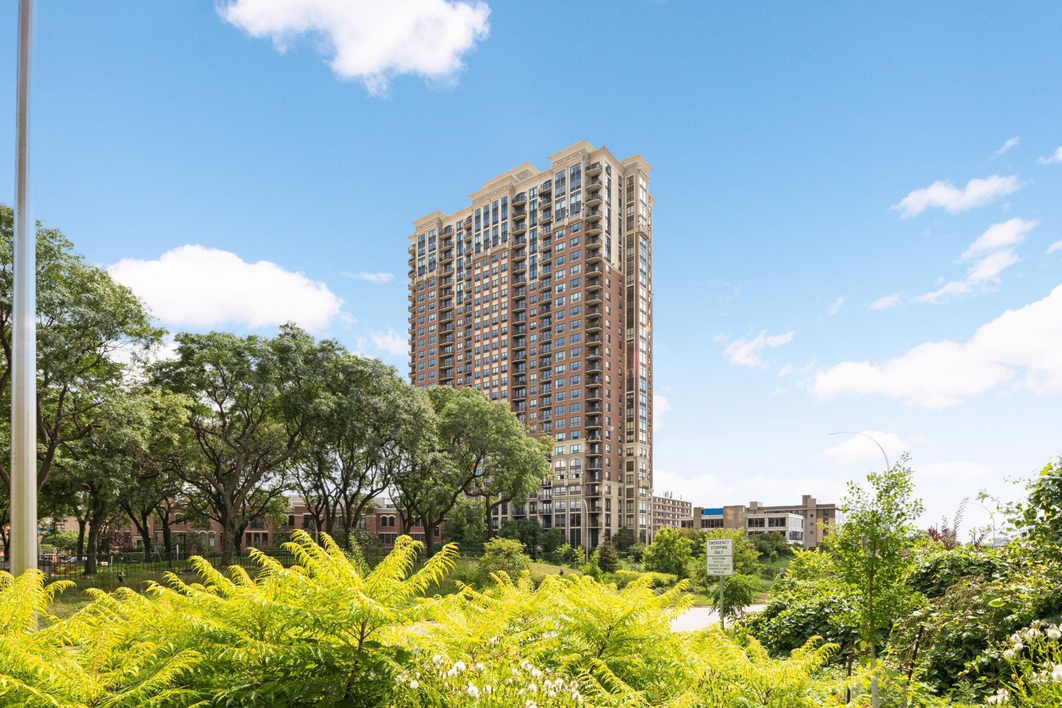 500 E Grant Street 1110