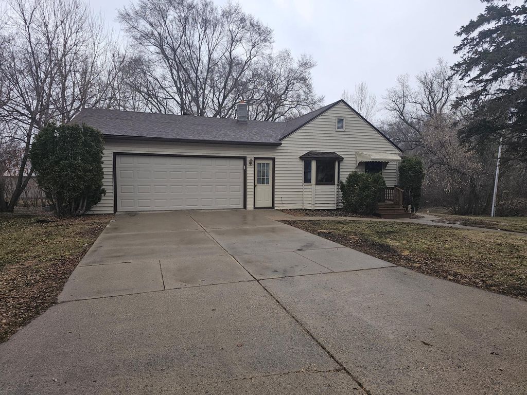 Photo of 1121 S Vine Street, Fergus Falls, MN 56537 (MLS # 7053696)