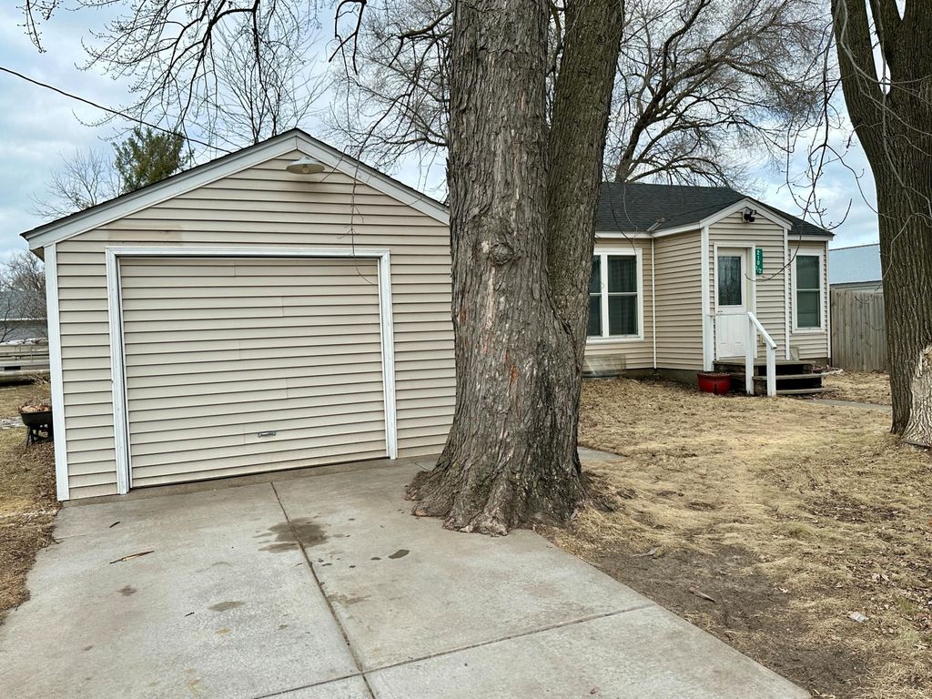 Photo of 210 1/2 1st Avenue NW, Isanti, MN 55040 (MLS # 7033996)