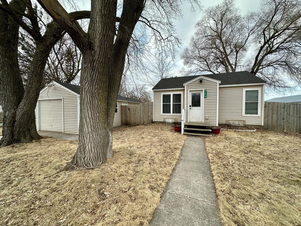 Photo of 210 1/2 1st Avenue NW, Isanti, MN 55040 (MLS # 7033996)