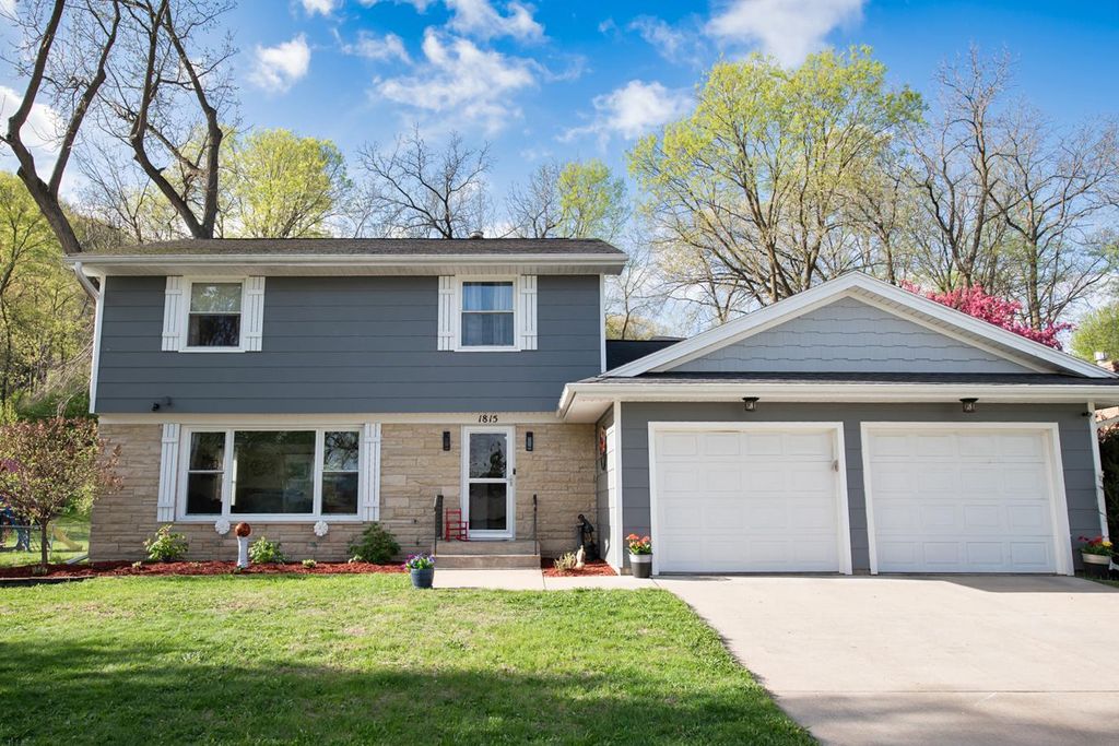 Photo of 1815 Edgewood Road, Winona, MN 55987 (MLS # 7063654)