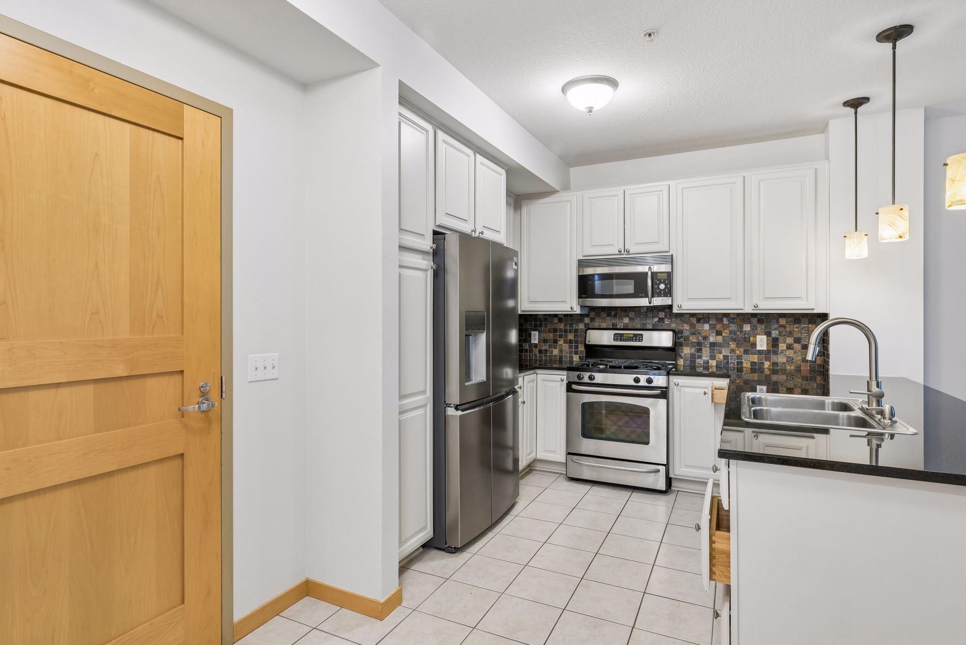 350 Main Street N 252