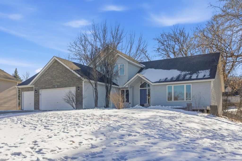 Photo of 3113 Chandler Court, Burnsville, MN 55337 (MLS # 7016567)