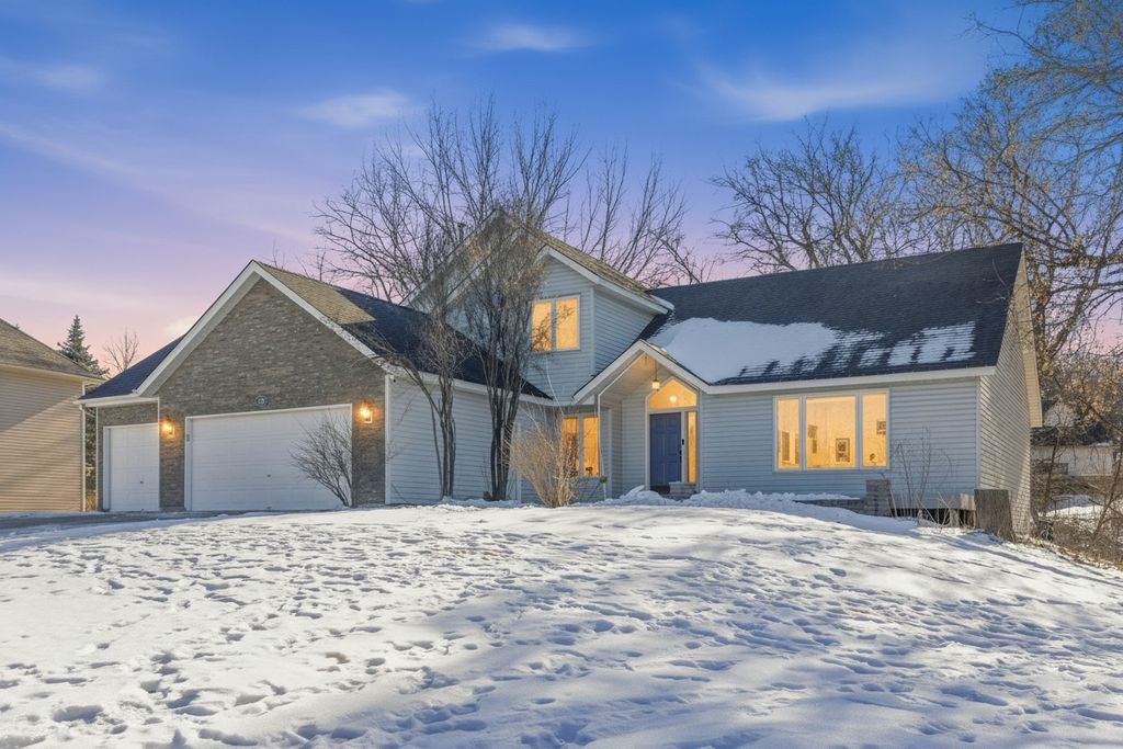 Photo of 3113 Chandler Court, Burnsville, MN 55337 (MLS # 7016567)