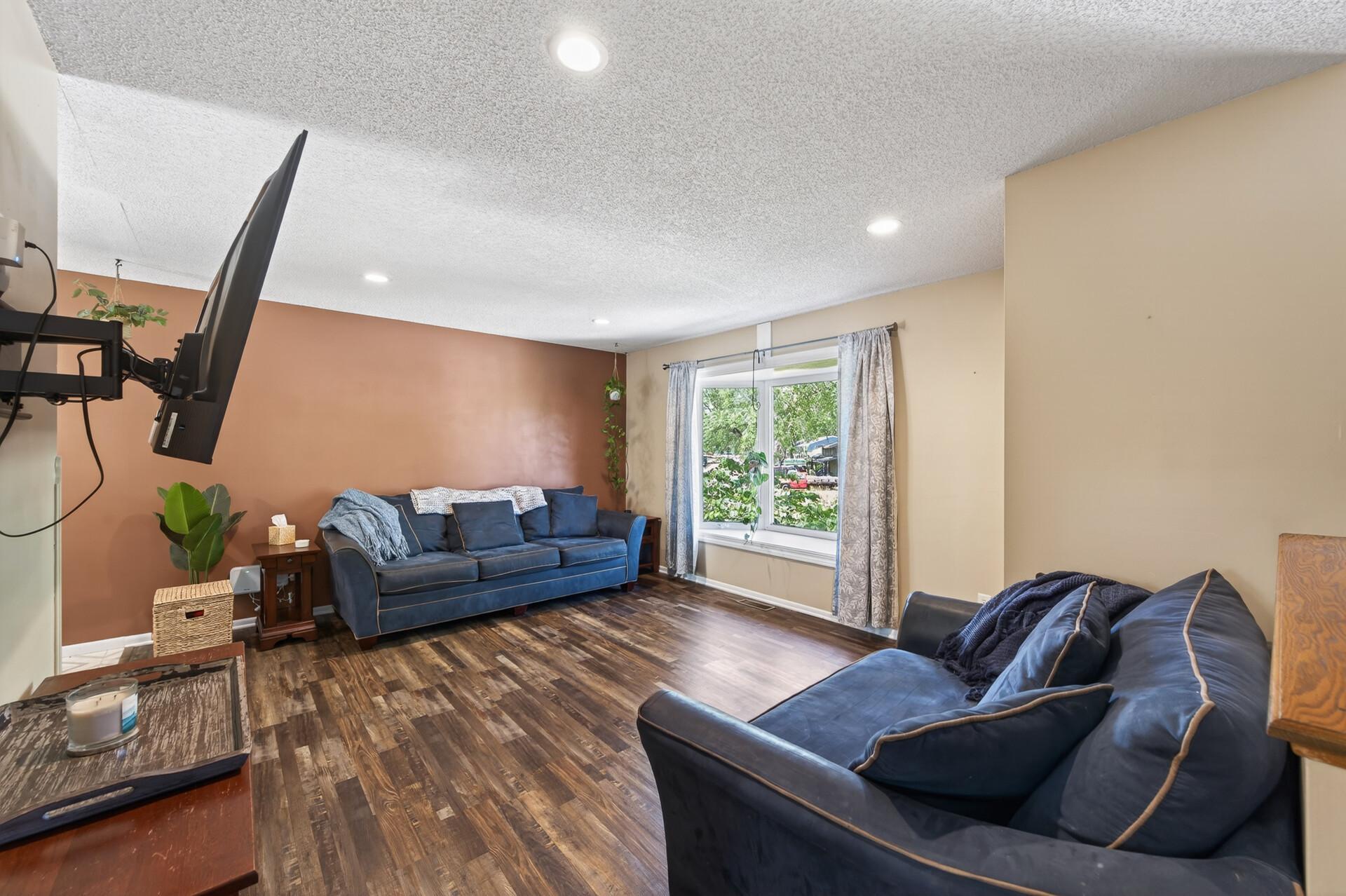 128 Birchwood Drive N