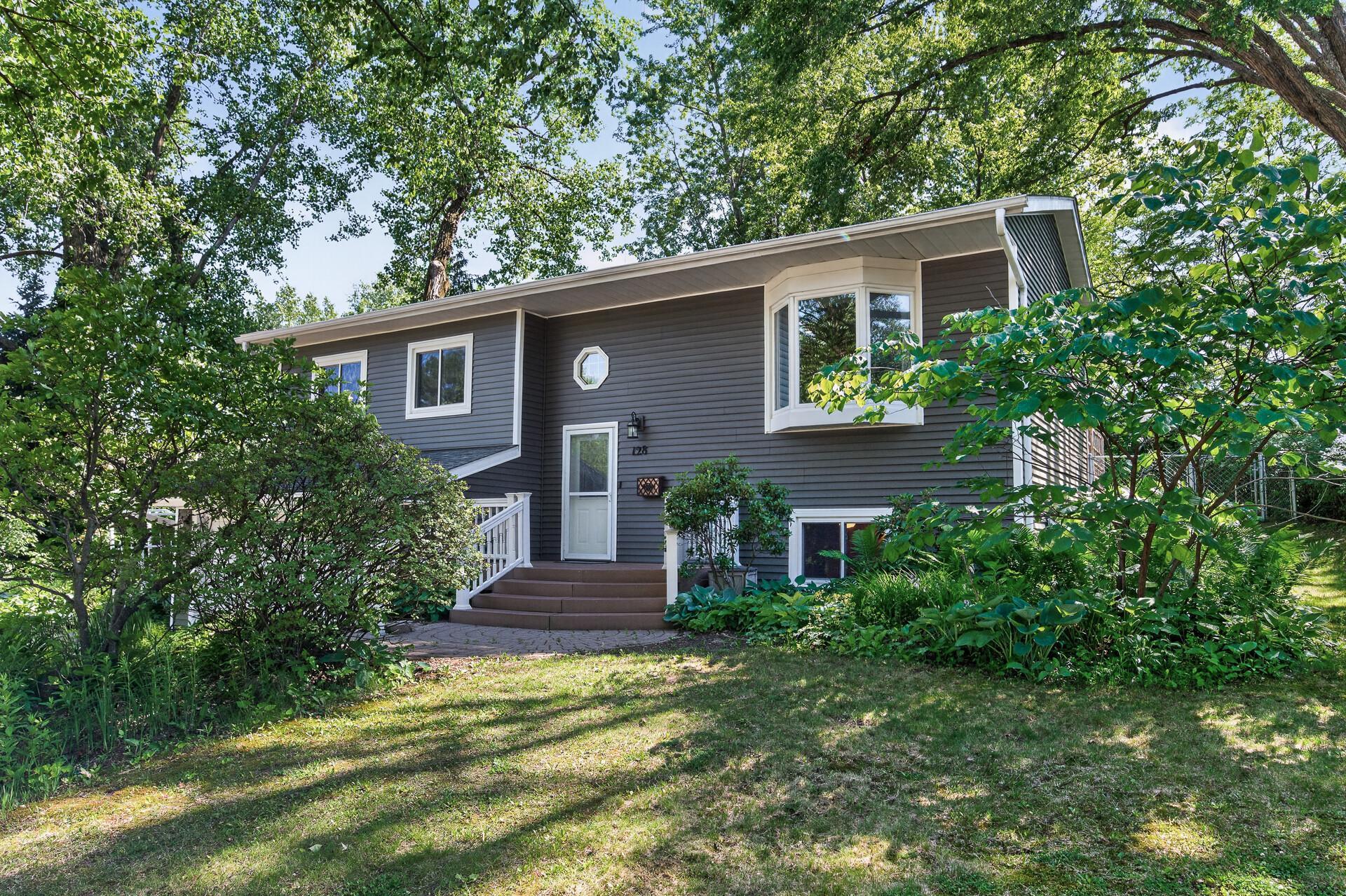 128 Birchwood Drive N