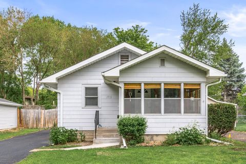 1712 Carl Street Lauderdale MN 55113