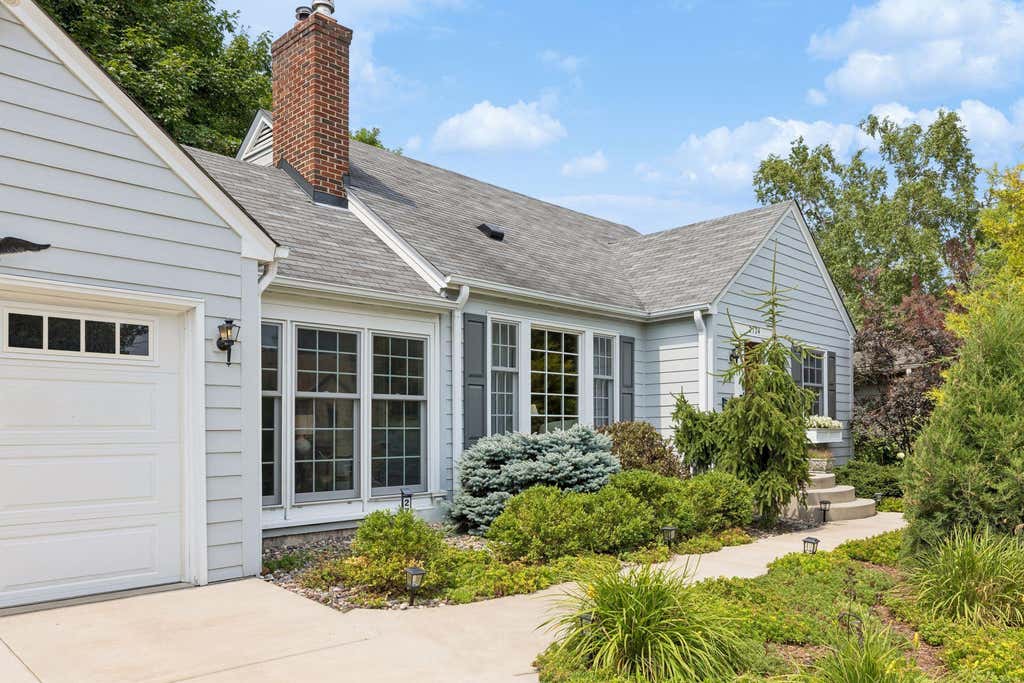 Photo of 2724 Ottawa Avenue S, Saint Louis Park, MN 55416 (MLS # 7118214)