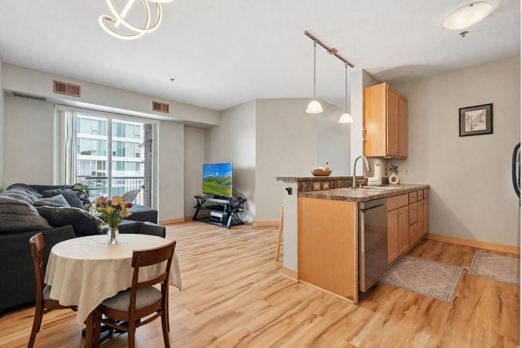 Photo of 2900 University Avenue SE #300, Minneapolis, MN 55414 (MLS # 7048290)
