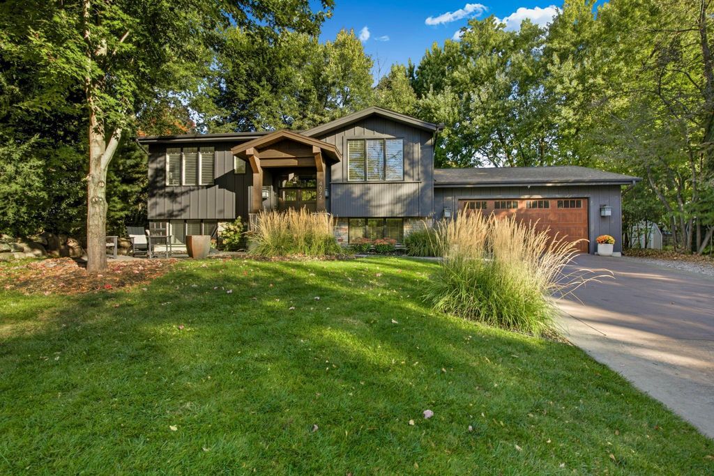 Photo of 4672 Walnut Street, Medina, MN 55359 (MLS # 7015997)