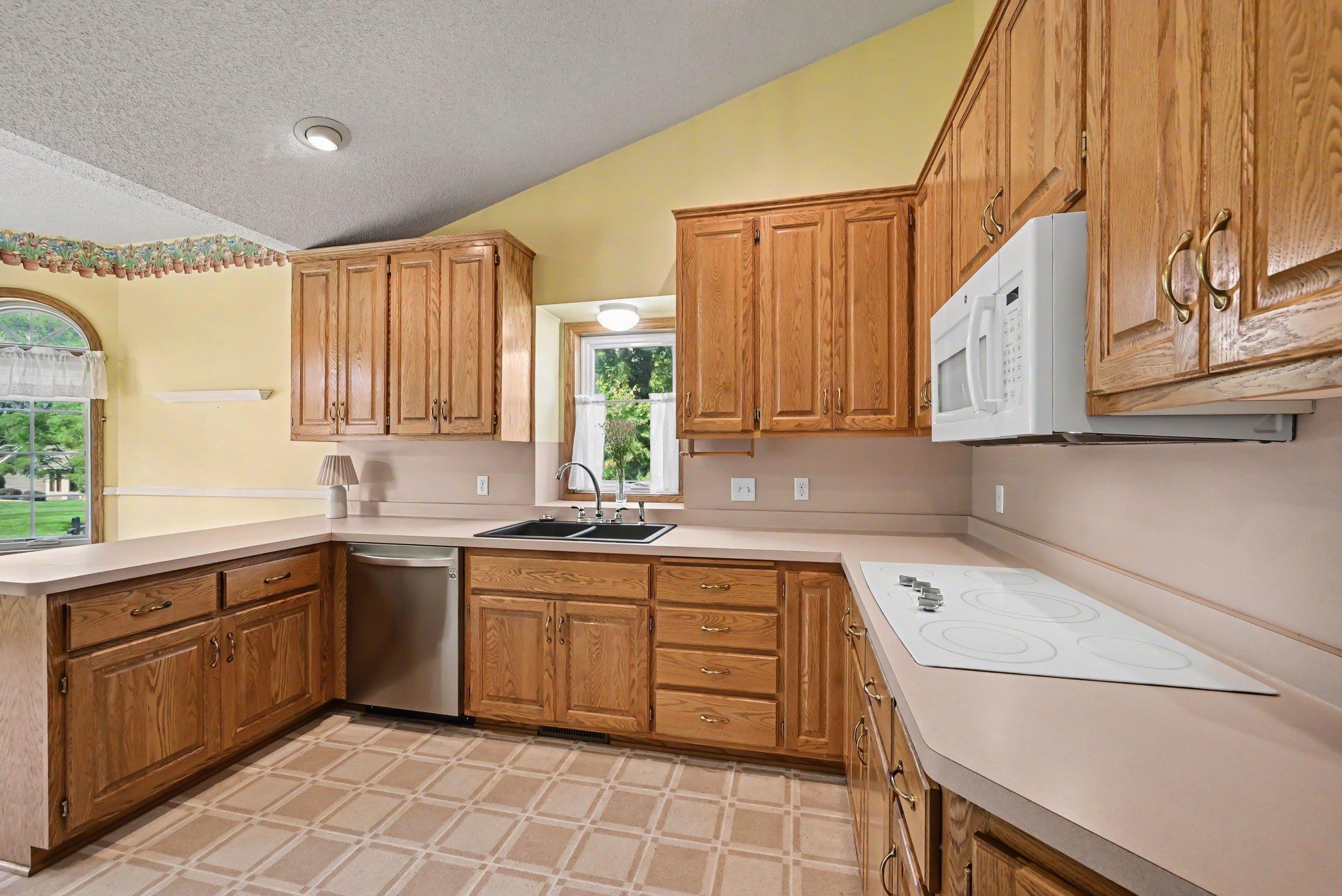 3028 Highpointe Curve