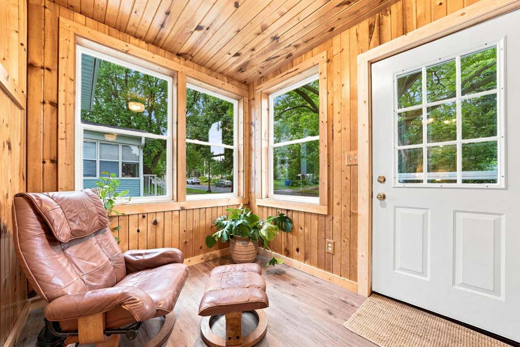 Photo of 718 Manomin Avenue, Saint Paul, MN 55107 (MLS # 7122004)