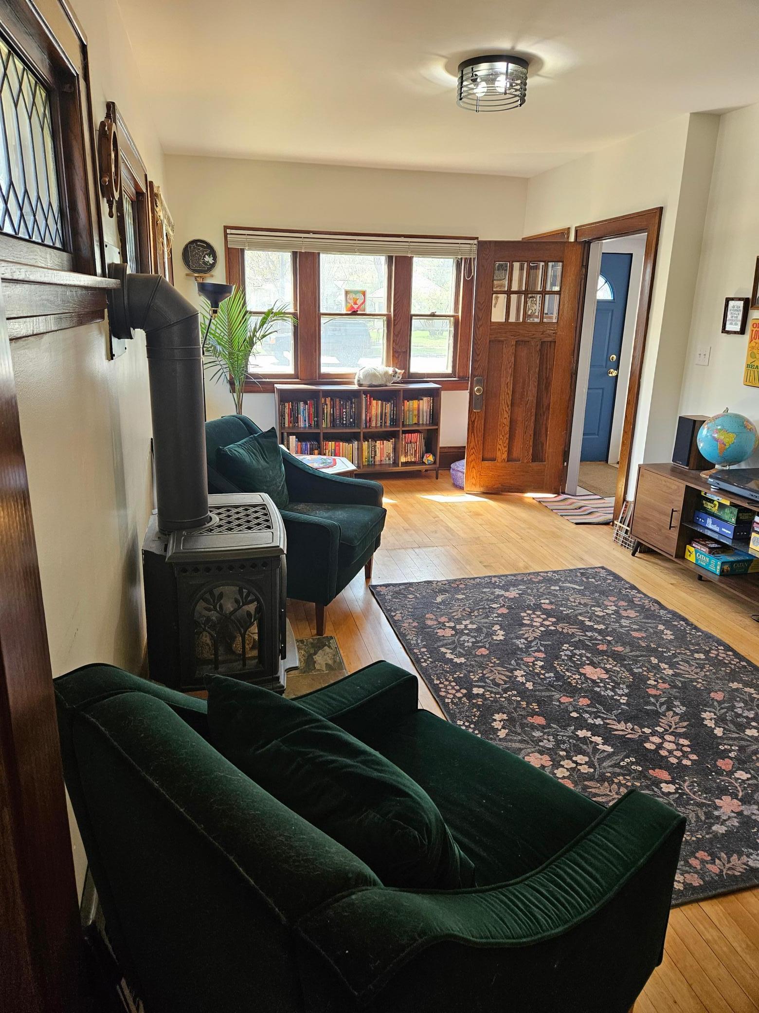 4225 Minnehaha Avenue