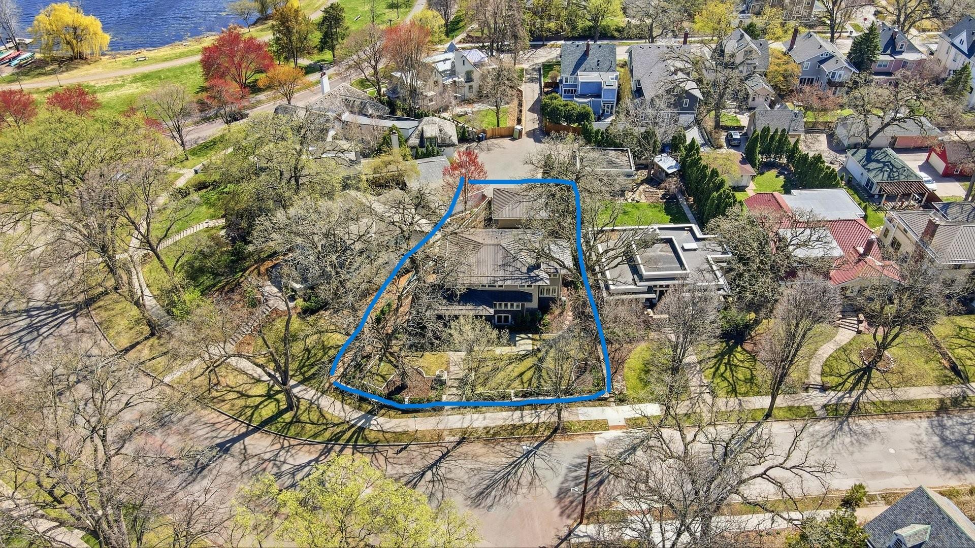 2200 Kenwood Parkway