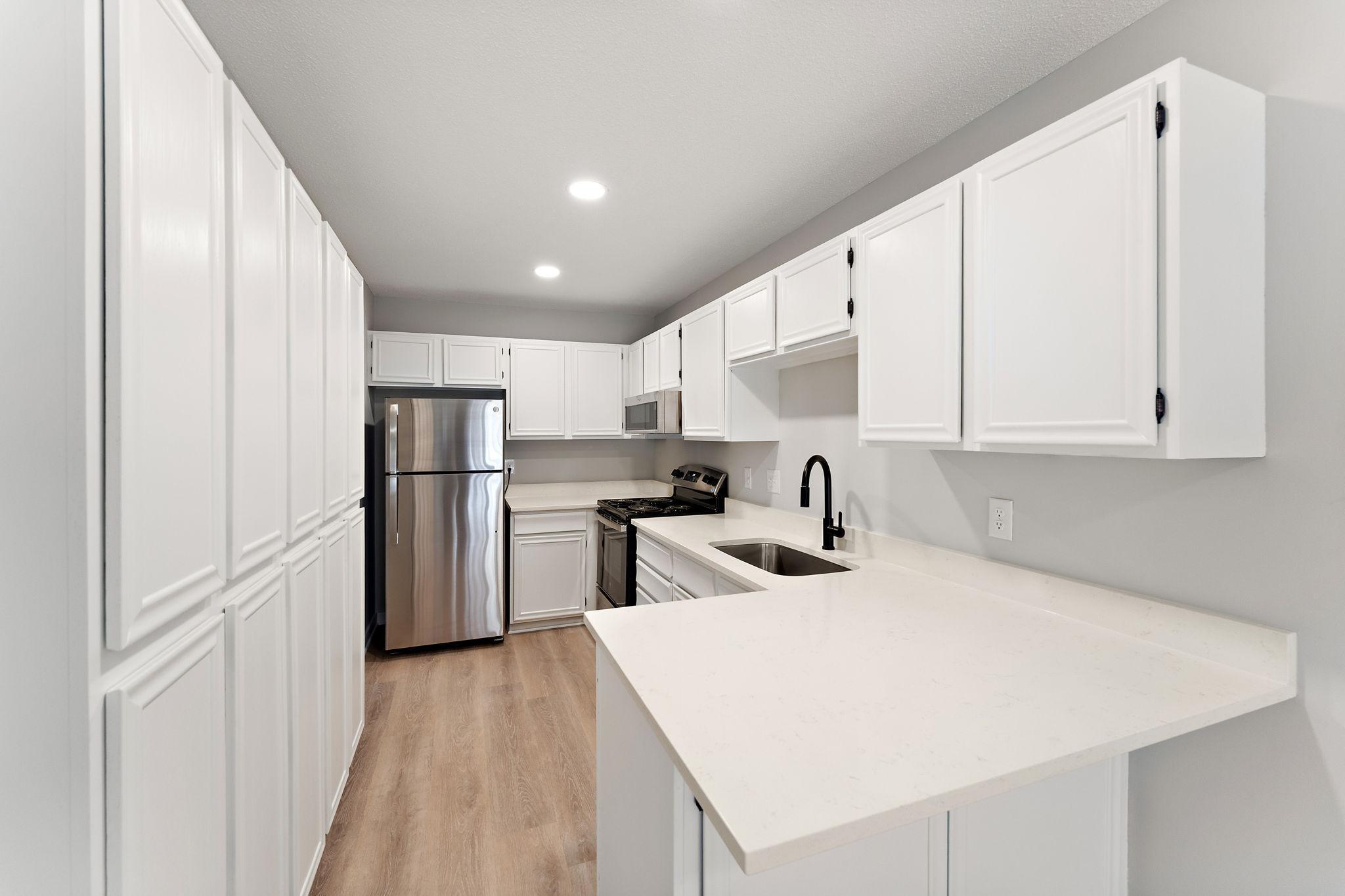 1199 Timbershore Lane