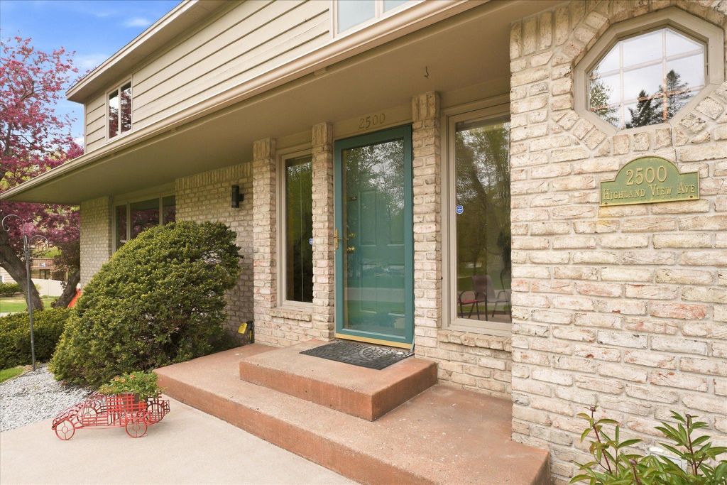 Photo of 2500 Highland View Avenue S, Burnsville, MN 55337 (MLS # 7070456)