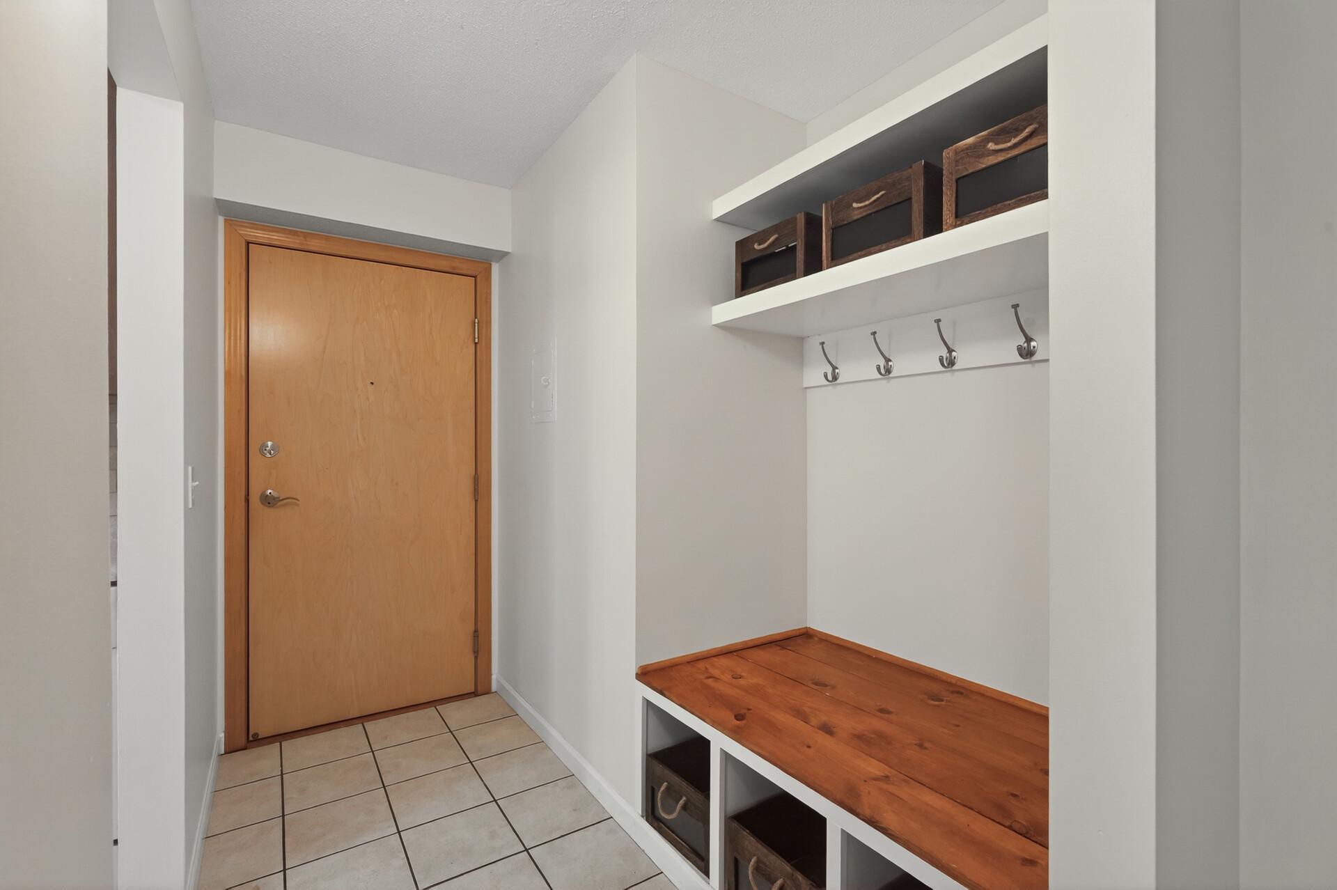 4624 Cedar Lake Road S 3
