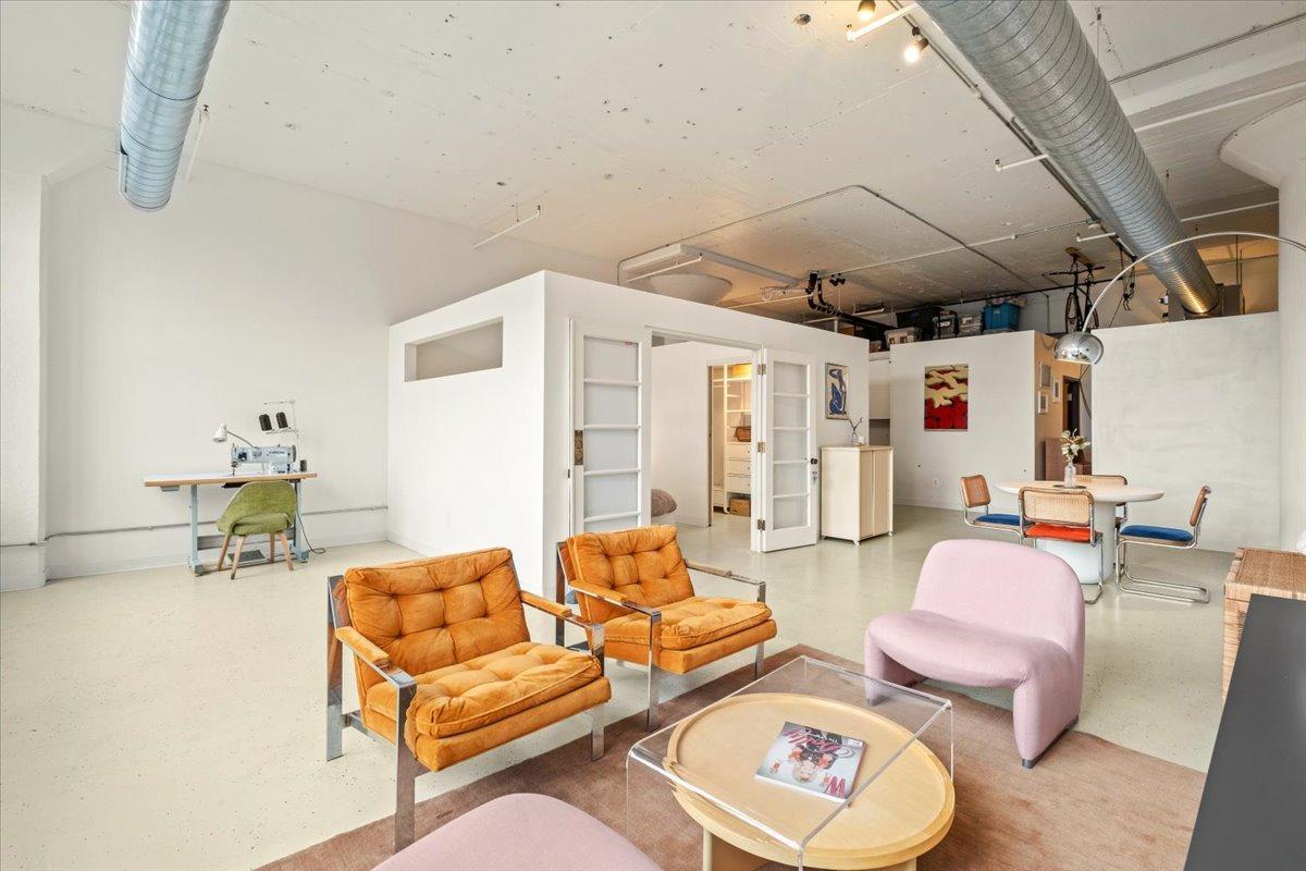 500 Robert Street N 216