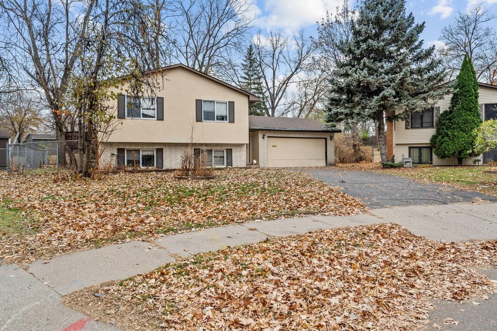 Photo of 630 Hall Lane, Minneapolis, MN 55411 (MLS # 7029537)