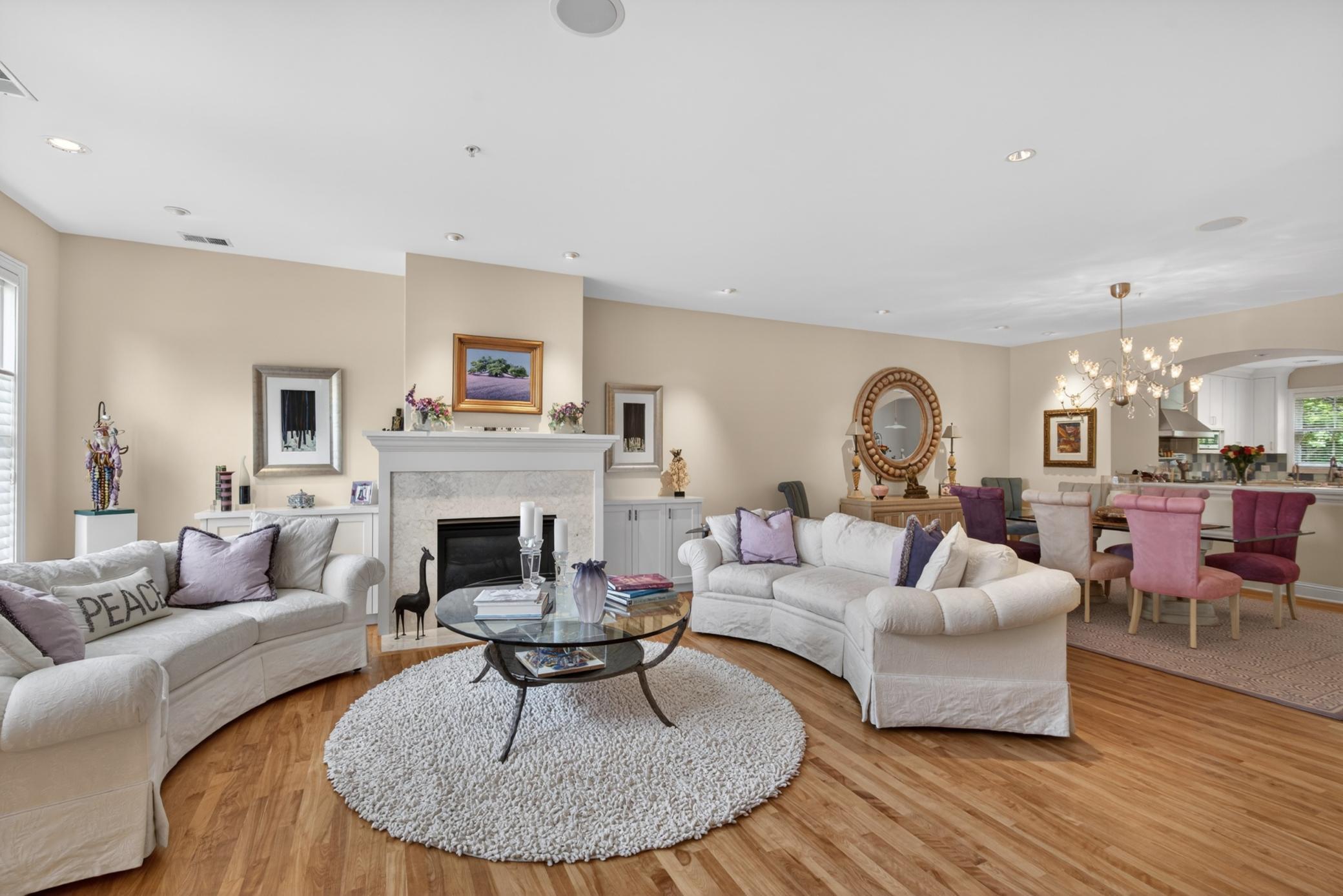 101 Main Street NE 8