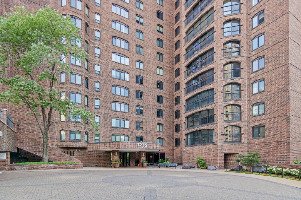 Photo of 1235 Yale Place #808, Minneapolis, MN 55403 (MLS # 7123321)