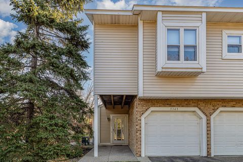 Photo of 5349 Highpointe Drive, Bloomington, MN 55437 (MLS # 7055761)