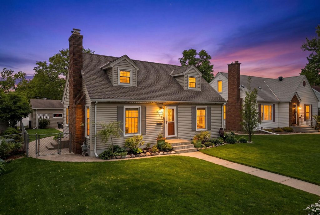 Photo of 6736 Vincent Avenue S, Richfield, MN 55423 (MLS # 7076135)