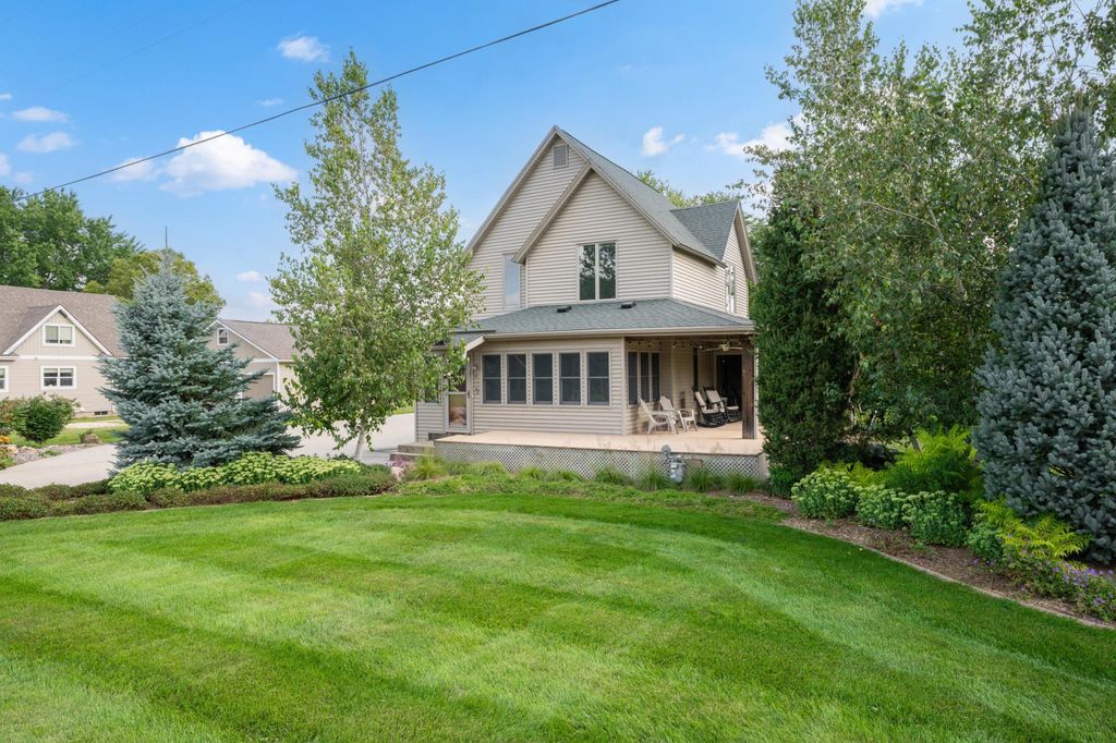 Photo of 619 Portland Court NE, Rochester, MN 55906 (MLS # 7003164)