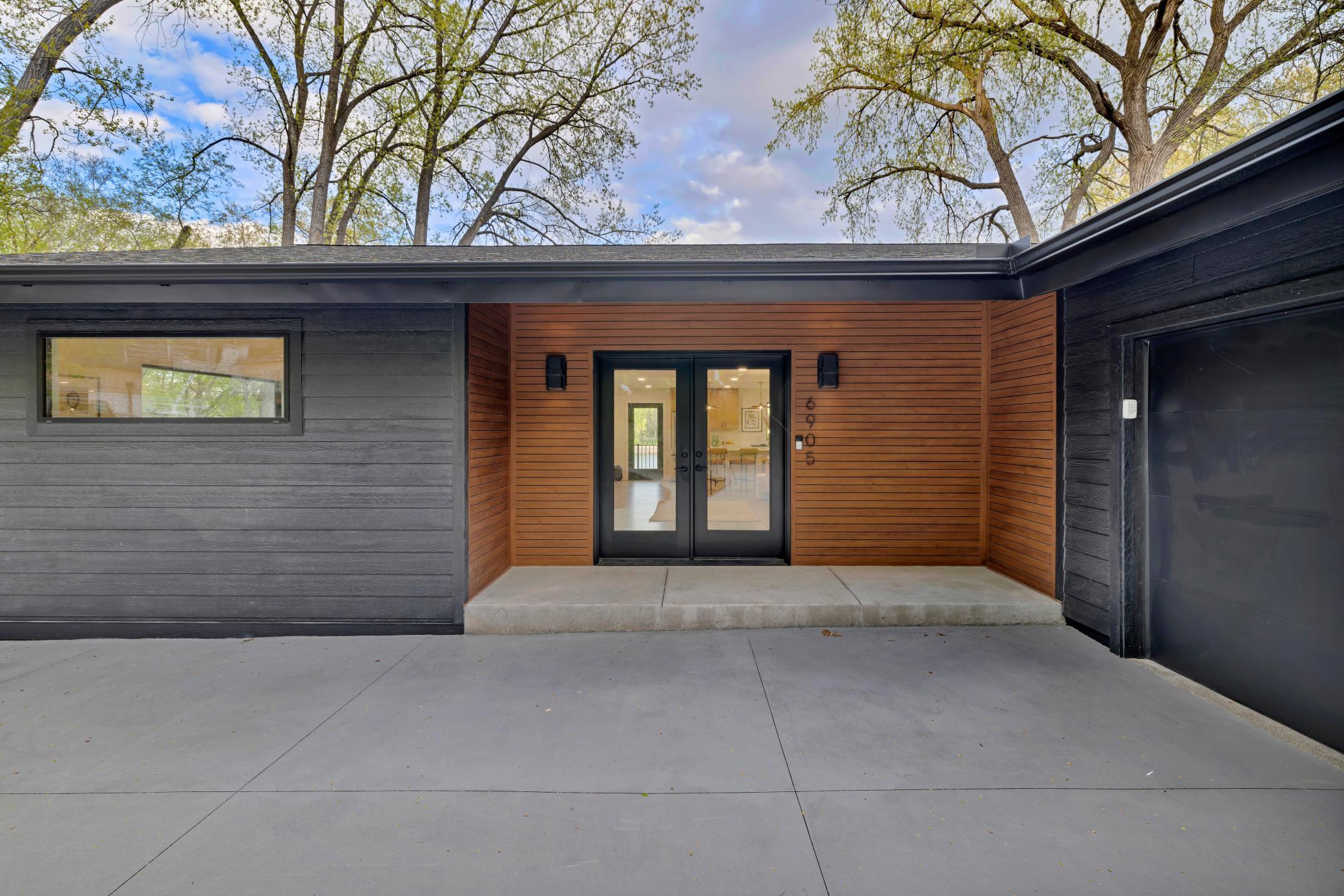 6905 Dakota Trail