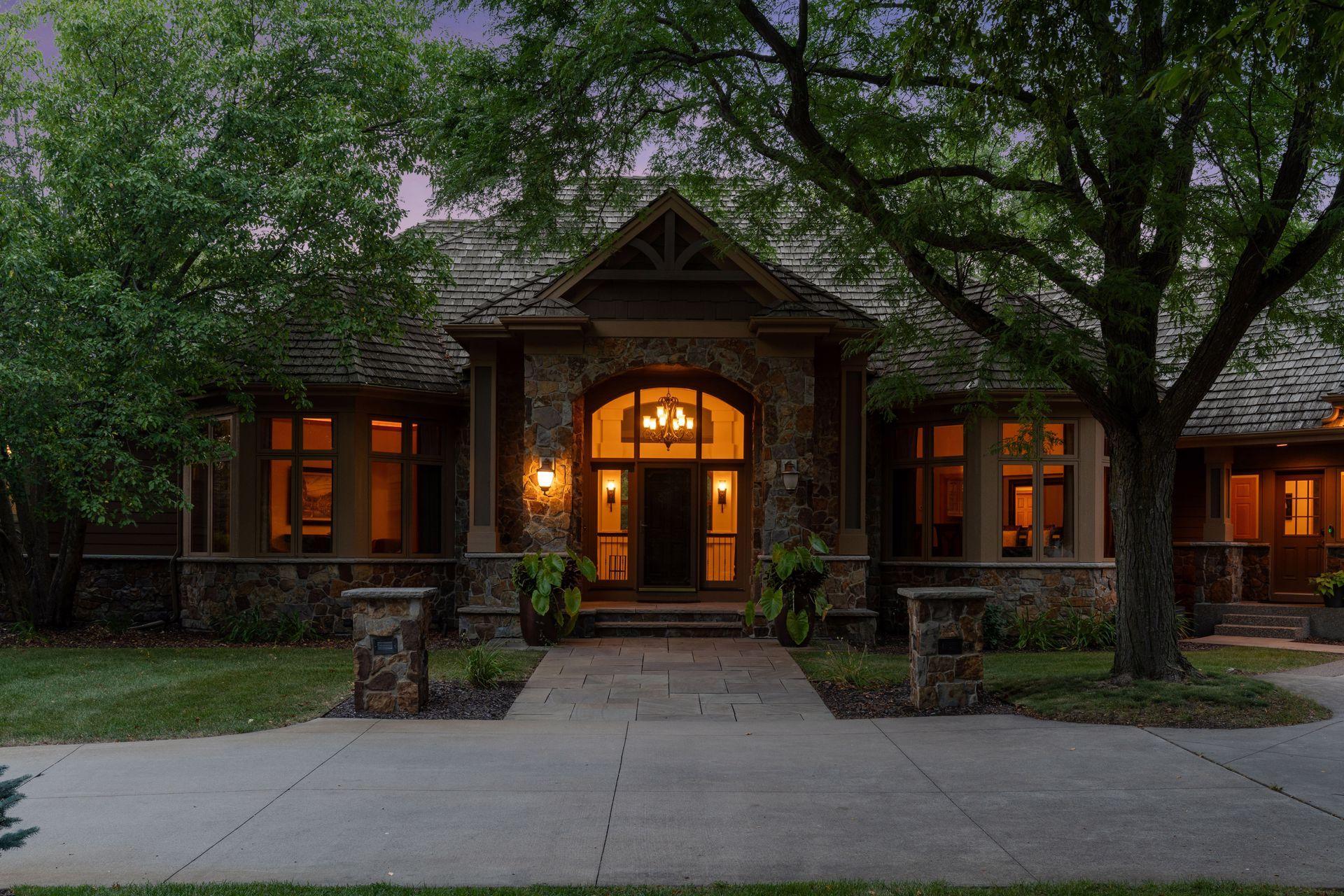 750 Navajo Road W