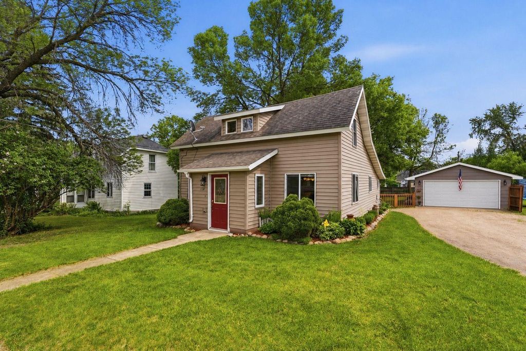 Photo of 114 E Oak Street, Osakis, MN 56360 (MLS # 7083861)