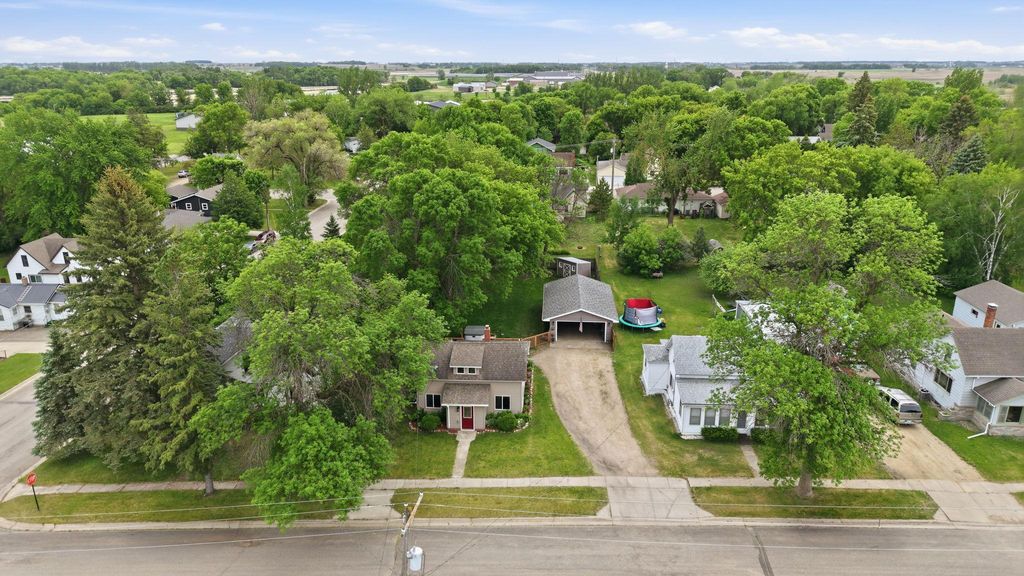 Photo of 114 E Oak Street, Osakis, MN 56360 (MLS # 7083861)