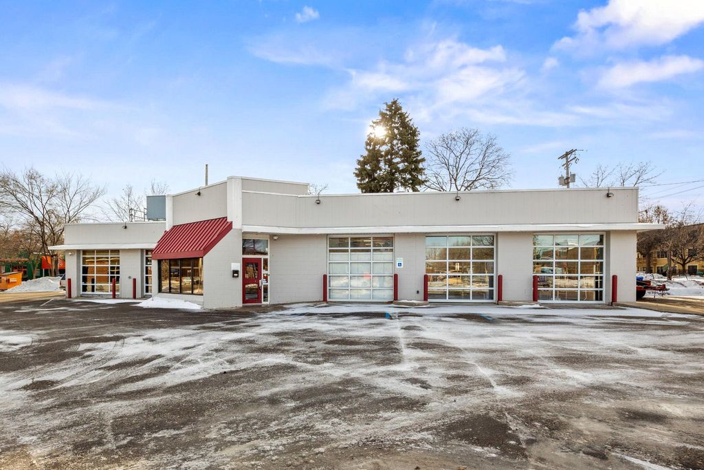 Photo of 1919 Riverside Avenue, Minneapolis, MN 55454 (MLS # 7000707)