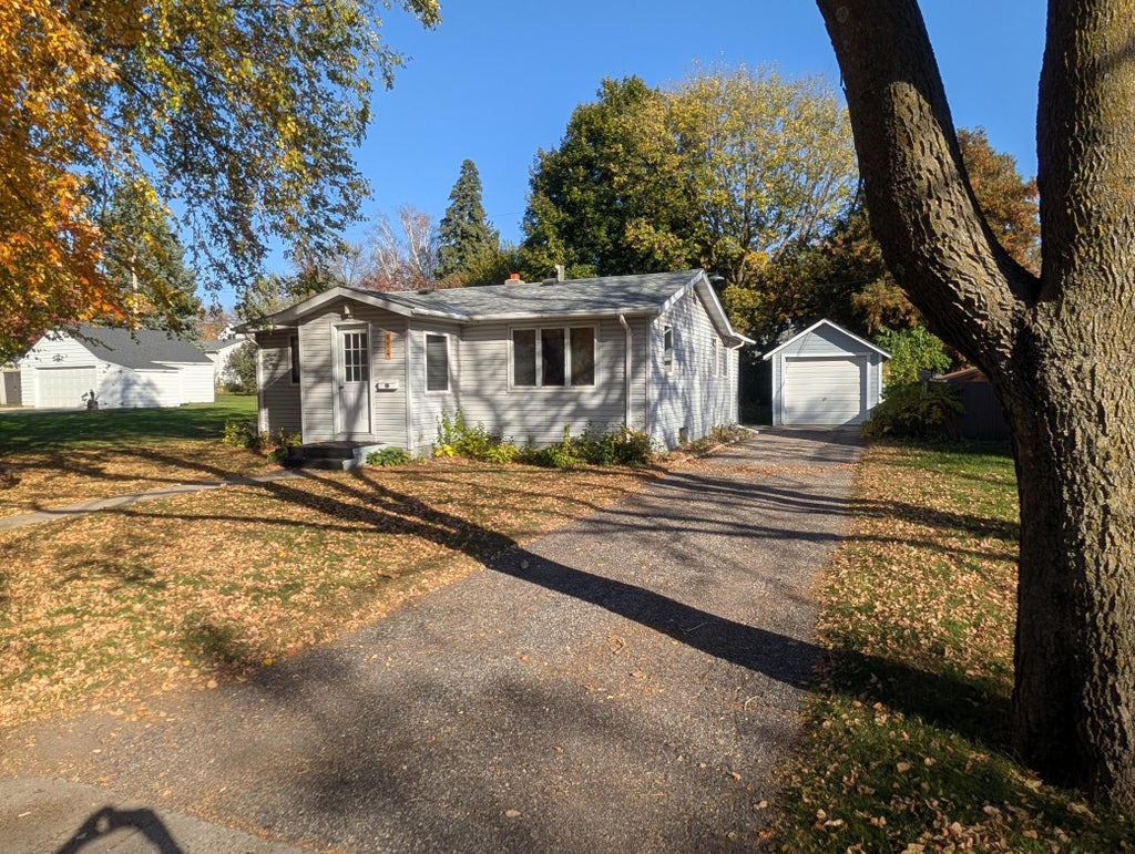 Photo of 814 S 10th Street, Montevideo, MN 56265 (MLS # 7163332)