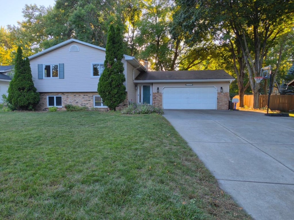 Photo of 13008 Penn Avenue S, Burnsville, MN 55337 (MLS # 7143884)