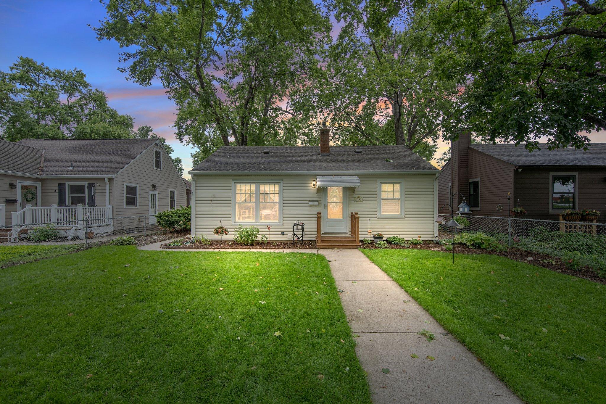 14 Jackson Avenue S