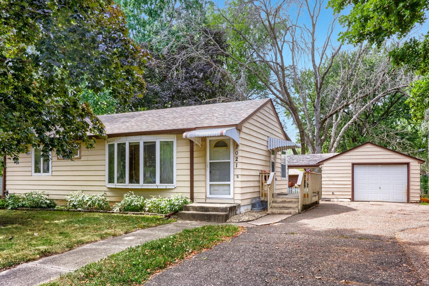 2021 English Street