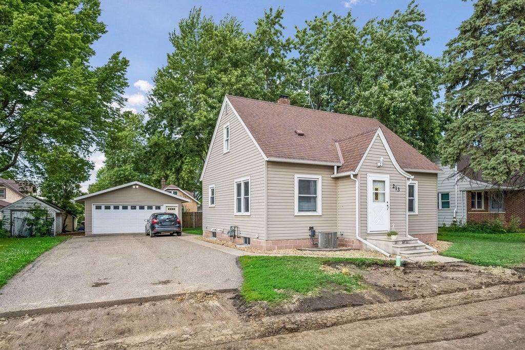 Photo of 213 Queen Avenue NW, Silver Lake, MN 55381 (MLS # 7085394)