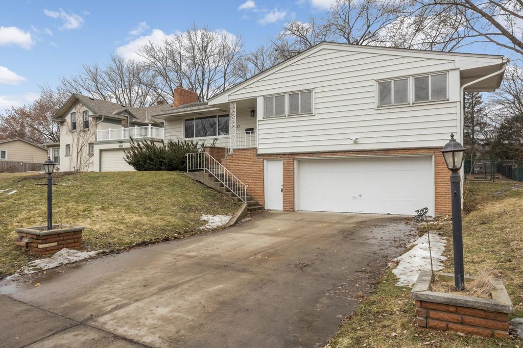 Photo of 4617 Maryland Avenue N, Crystal, MN 55428 (MLS # 7031498)