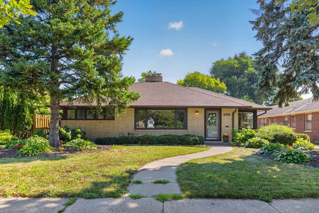 Photo of 1935 Stinson Boulevard, Minneapolis, MN 55418 (MLS # 7134099)