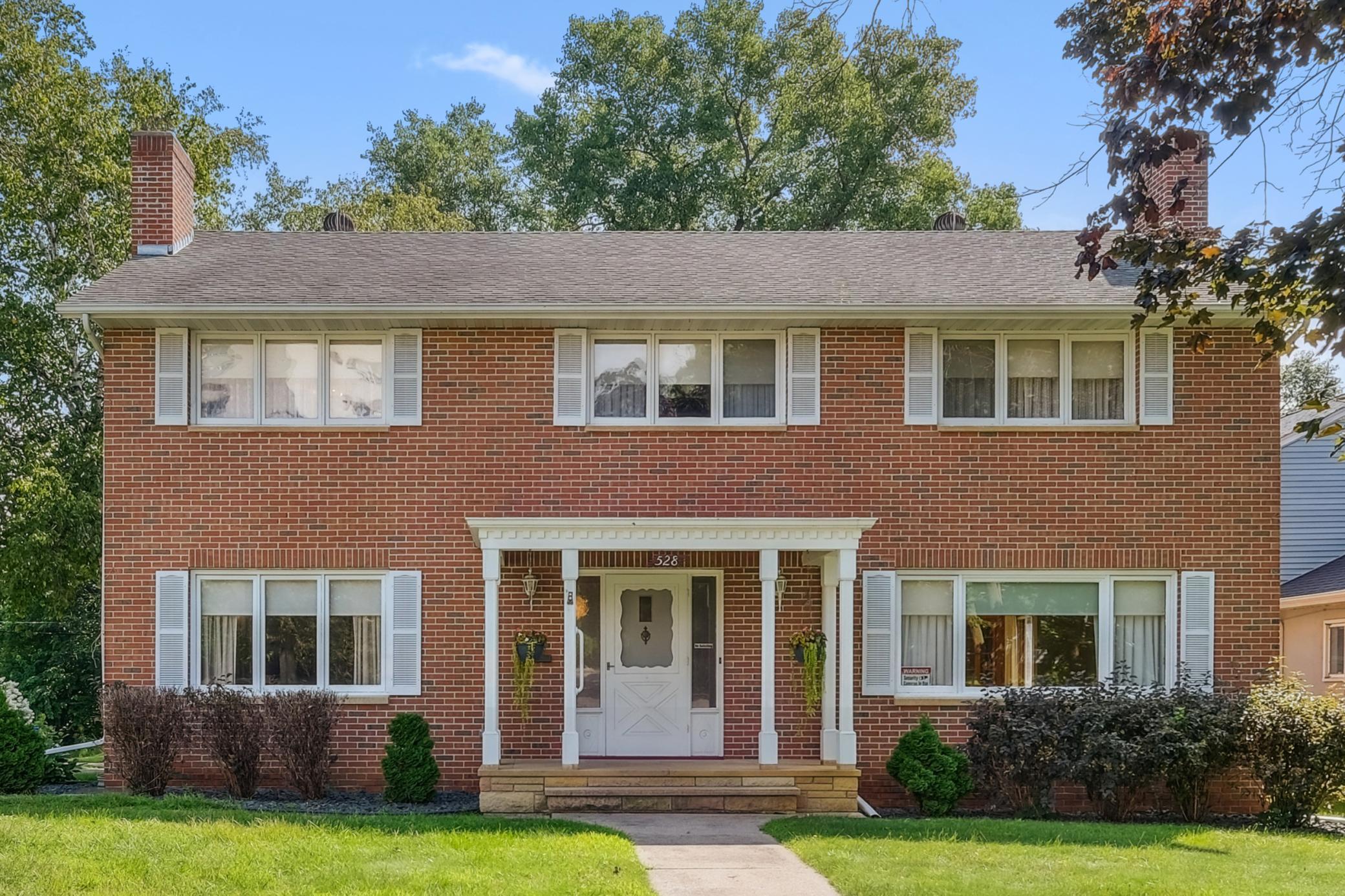 528 Lexington Parkway S