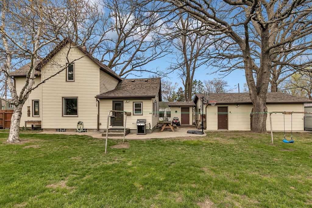 Photo of 718 5th Avenue SE, Saint Cloud, MN 56304 (MLS # 7063907)