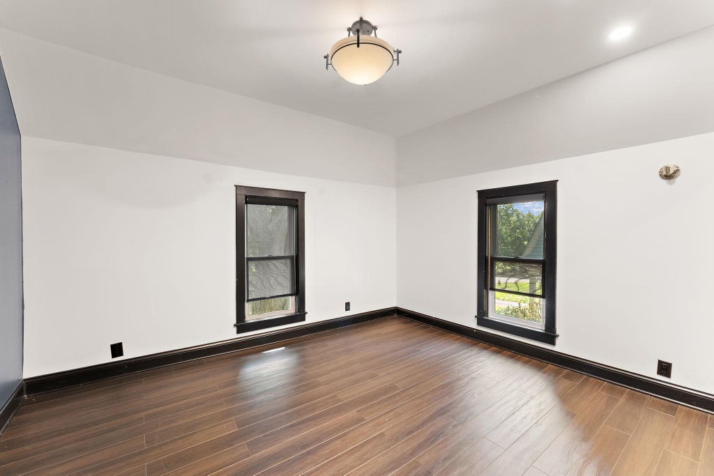 Photo of 1723 Hewitt Avenue, Saint Paul, MN 55104 (MLS # 7164991)